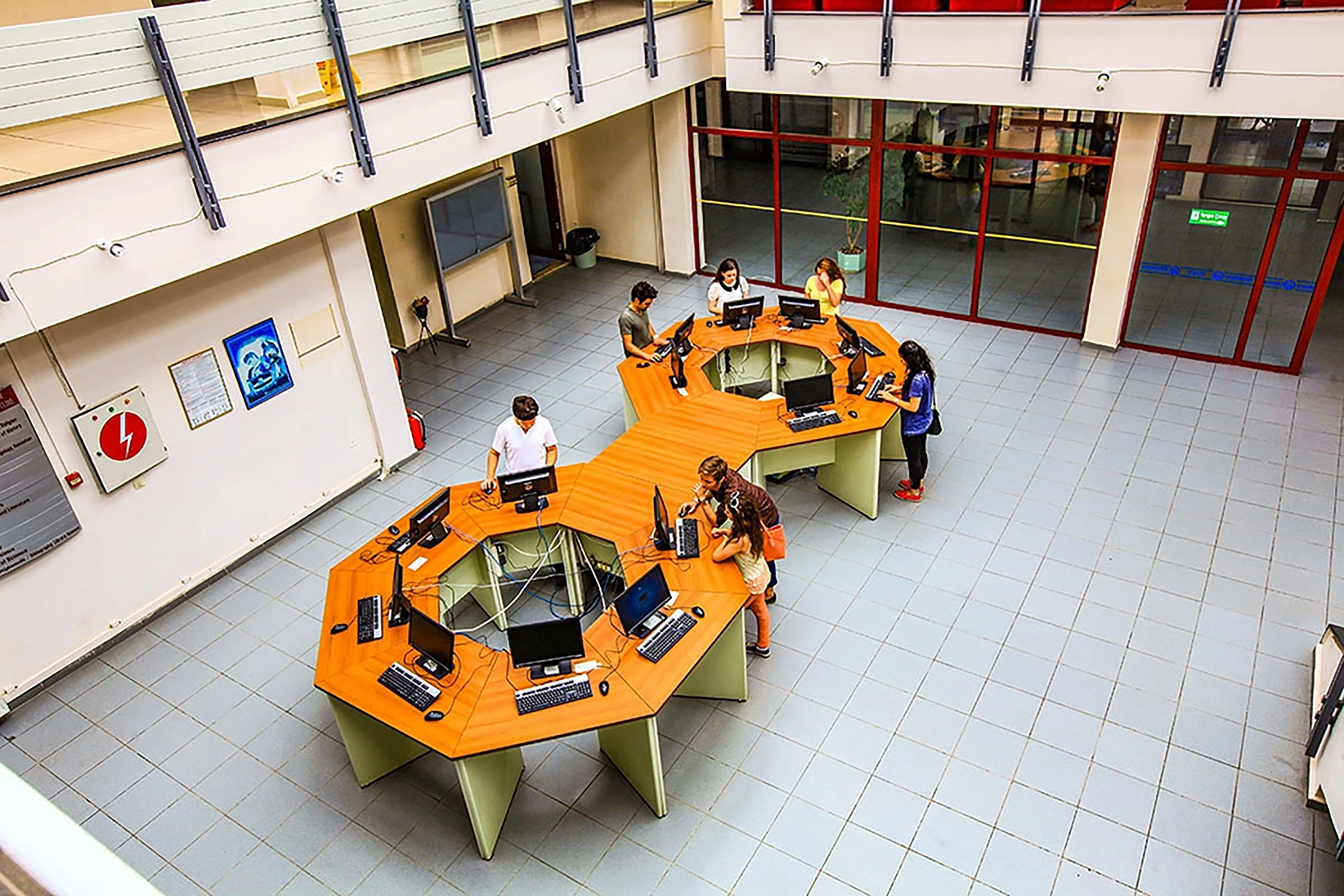 KTÜ Faik Ahmet Barutçu Kütüphanesi