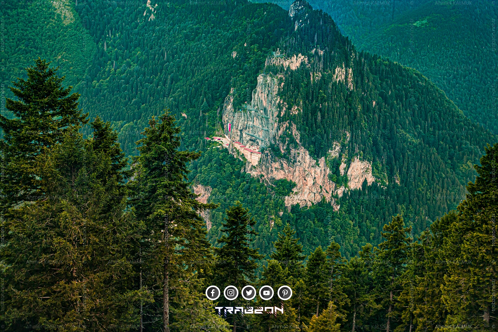 Seyir Terasından Sümela Manastırı